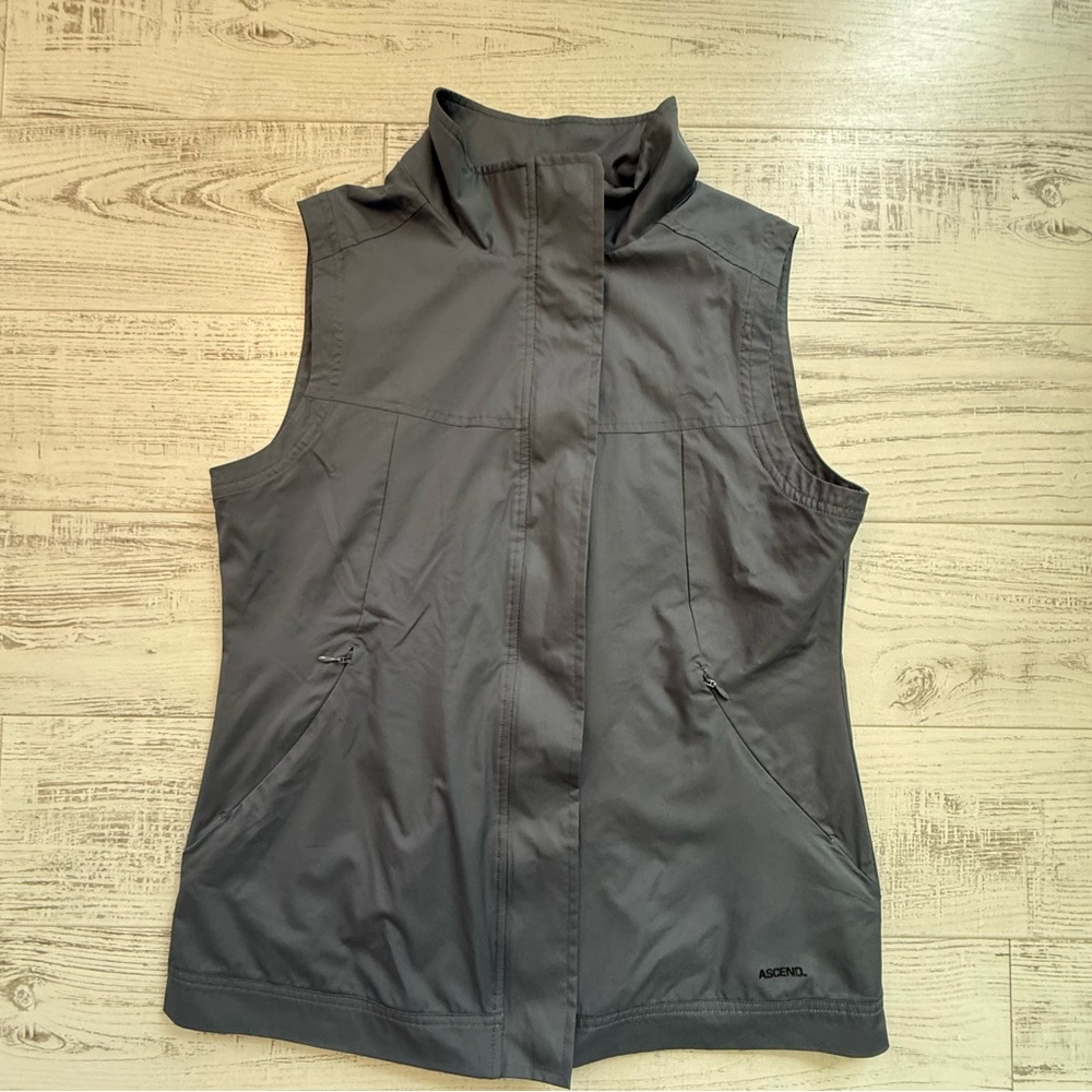 Ascend Charcoal Gray Trek Vest